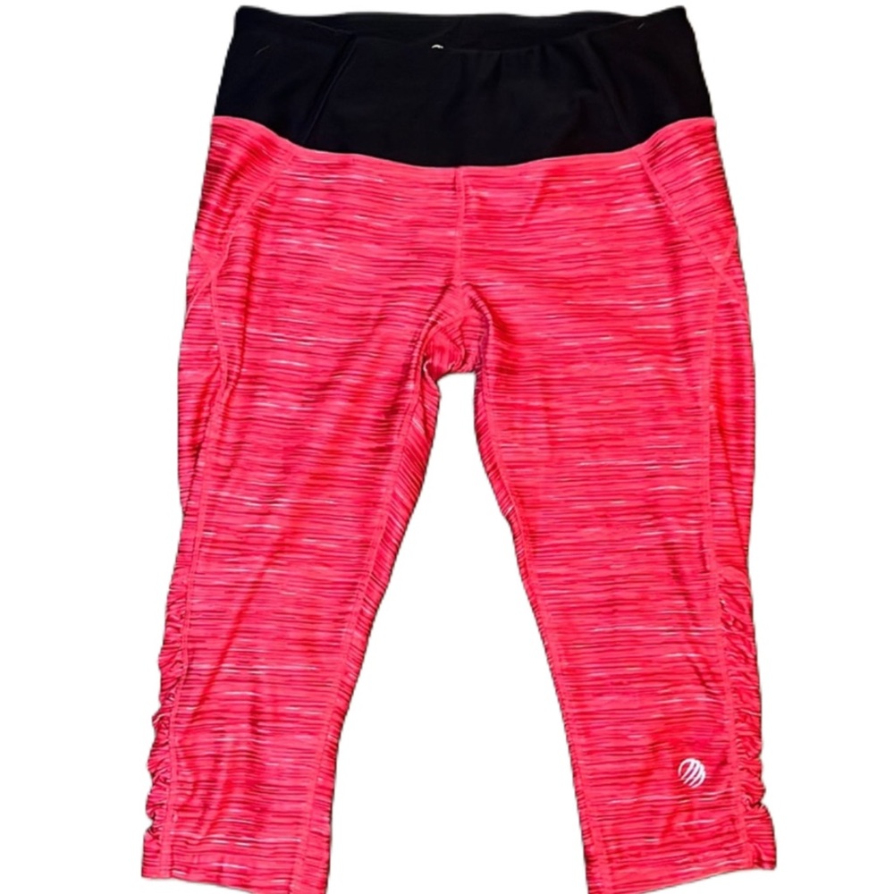 Bright Pink Heathered High-Waist Capri Leggings with Side Ruched Detail